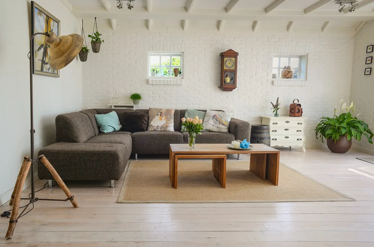 Oiling vs Staining Wooden Garden Furniture: What's the Difference?